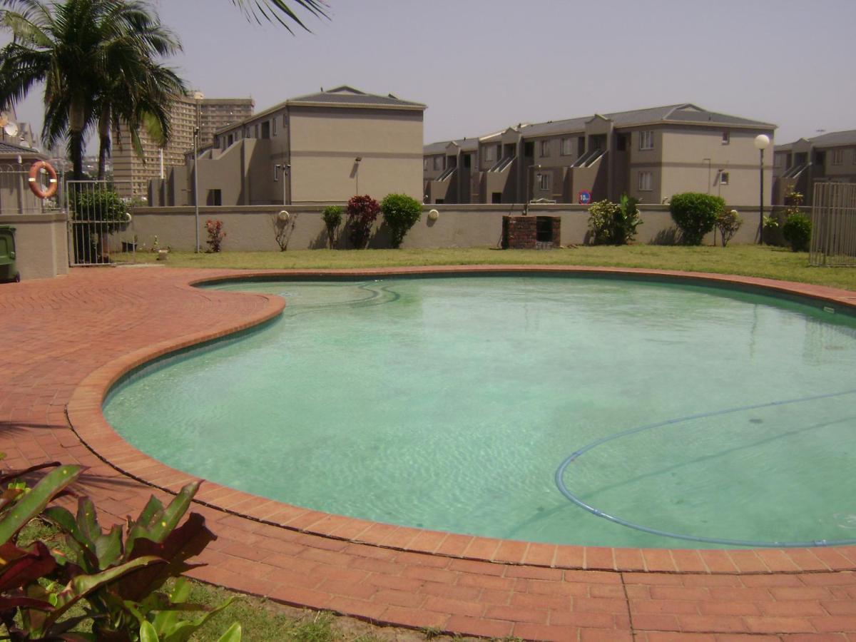 North Beach Durban Apartments ภายนอก รูปภาพ