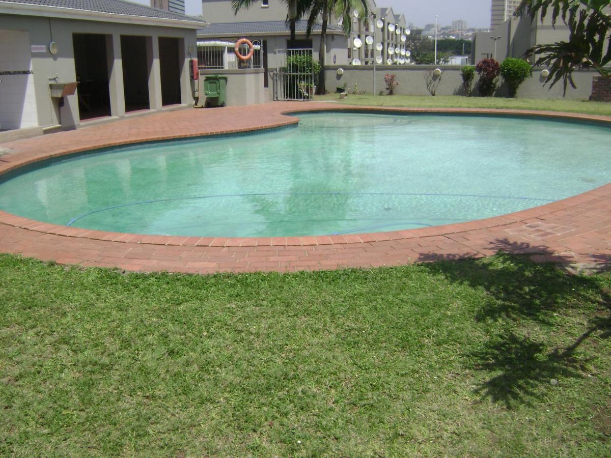 North Beach Durban Apartments ภายนอก รูปภาพ