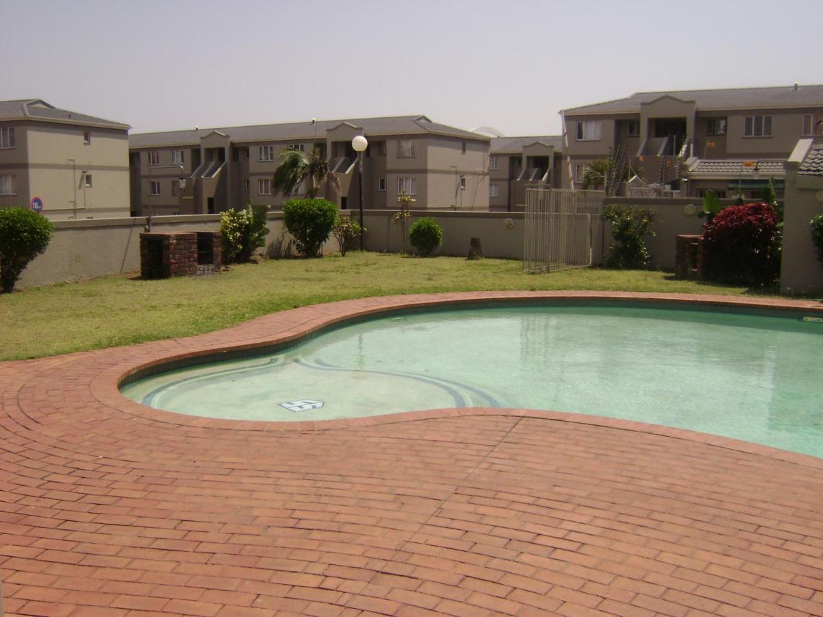 North Beach Durban Apartments ภายนอก รูปภาพ