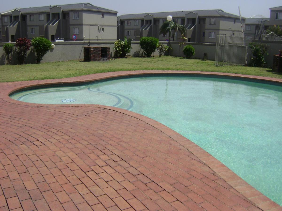 North Beach Durban Apartments ภายนอก รูปภาพ